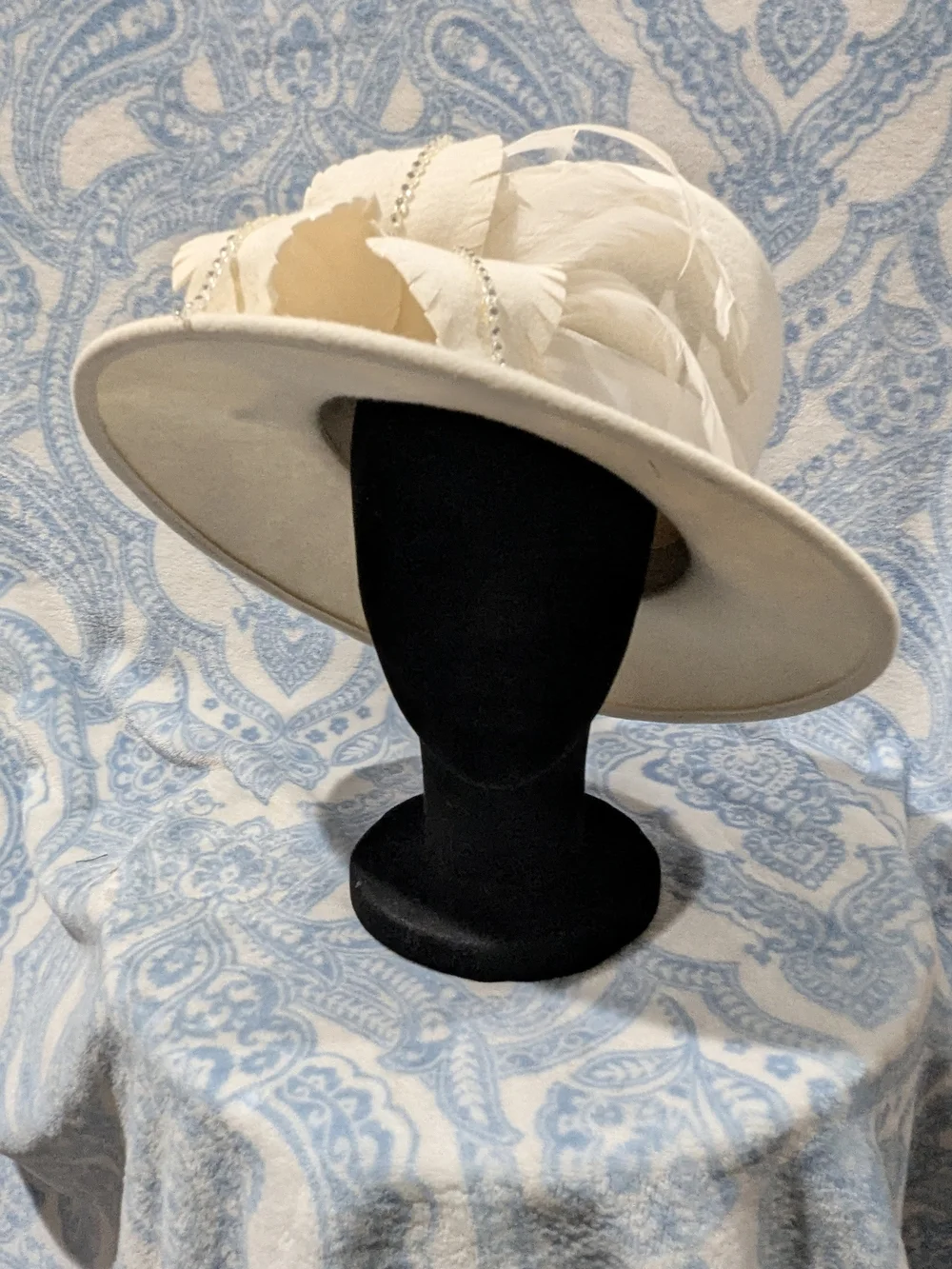 Elegant Women's Cream Wide-Brim Hat with Satin Band